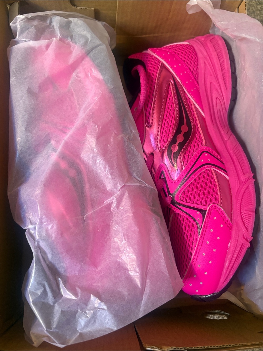 Saucony Neon Pink Women's Running Shoe